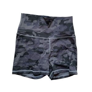ECHT BLACK & Gray Camo Scrunched Shorts S
